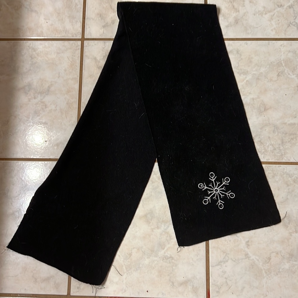 Scarf - Picture 2 of 3